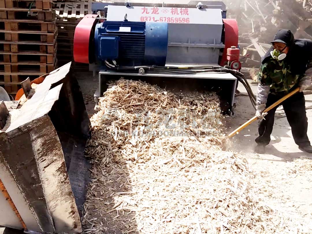 建（jiàn）築模板破碎機