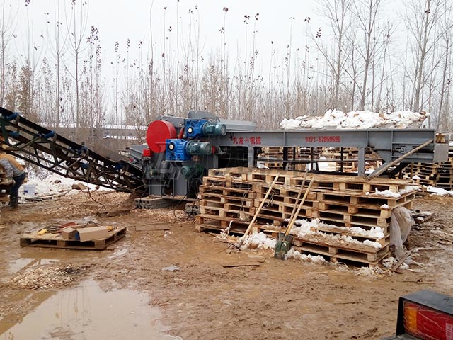 模（mó）板破碎機